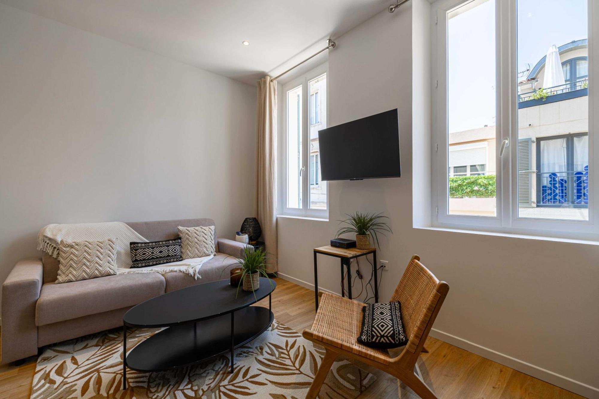 Beautiful Renovated Near Croisette Cannes